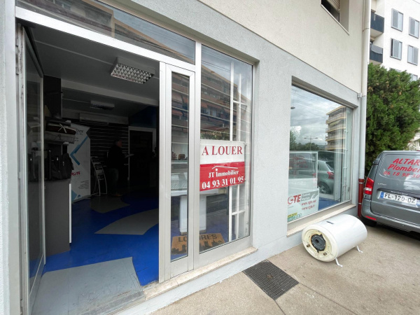 Location Immobilier Professionnel Local commercial Saint-Laurent-du-Var 06700